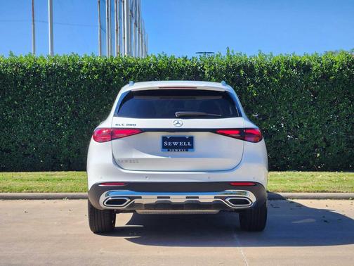 2025 Mercedes-Benz GLC 300 Base