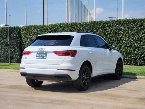 2023 Audi Q3 40 Premium