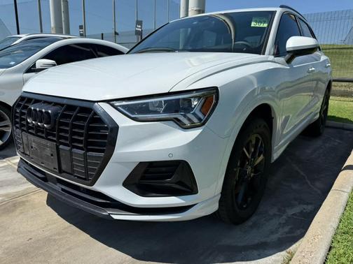 2023 Audi Q3 40 Premium