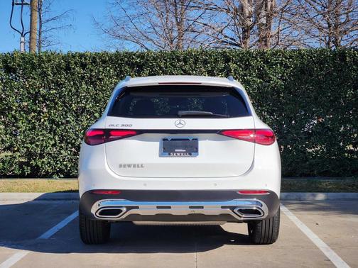 2026 Mercedes-Benz GLC 300 Base