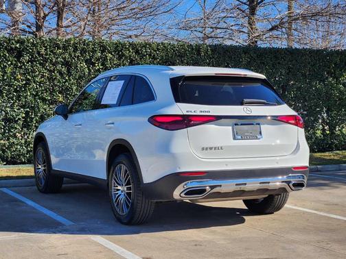 2026 Mercedes-Benz GLC 300 Base