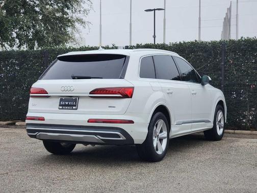 2022 Audi Q7 55 Premium