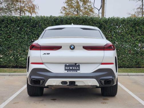 2023 BMW X6 xDrive40i