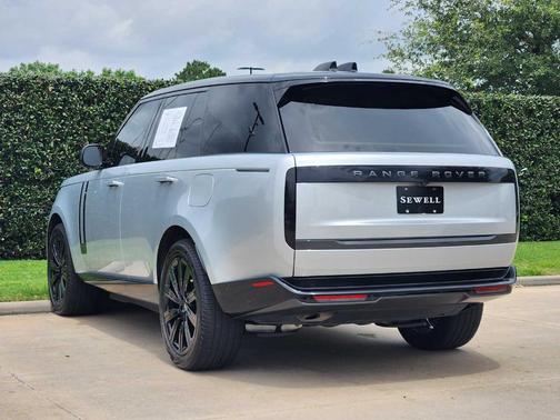 Hakuba Silver 2025 Land Rover Range Rover P550e SE