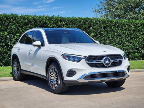 Polar White 2026 Mercedes-Benz GLC 300 Base