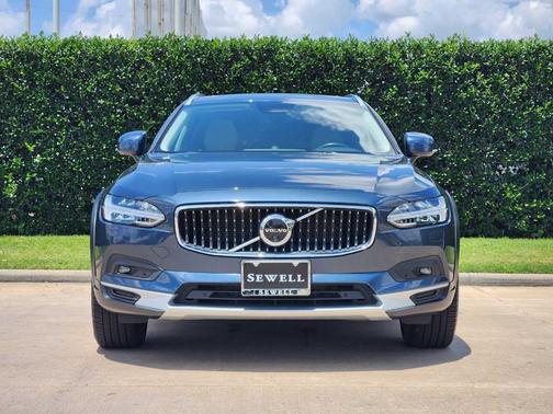 Denim Blue Metallic 2024 Volvo V90 Cross Country B6 Ultimate