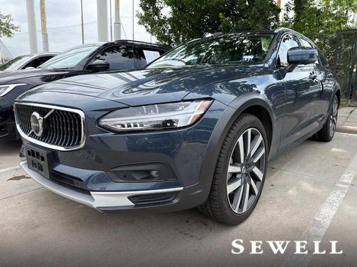 Denim Blue Metallic 2024 Volvo V90 Cross Country B6 Ultimate