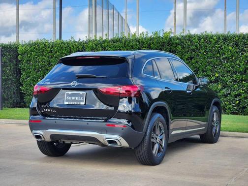 2025 Mercedes-Benz GLA 250 Base