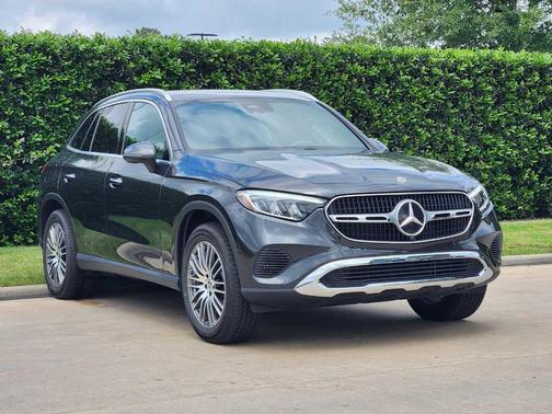 Graphite Gray Metallic 2026 Mercedes-Benz GLC 300 Base
