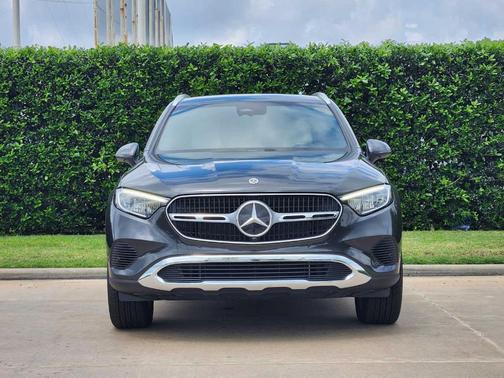 Graphite Gray Metallic 2026 Mercedes-Benz GLC 300 Base