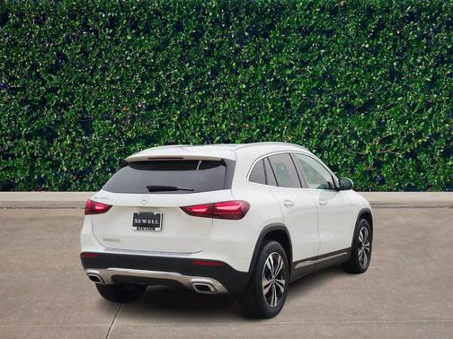 2025 Mercedes-Benz GLA 250 Base