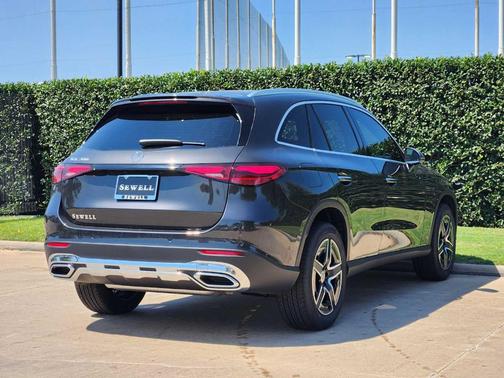 2026 Mercedes-Benz GLC 300 Base