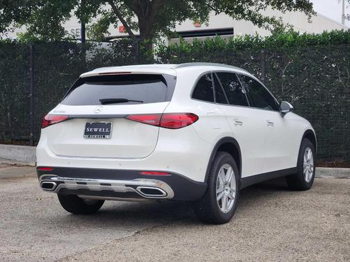 Polar White 2026 Mercedes-Benz GLC 300 Base