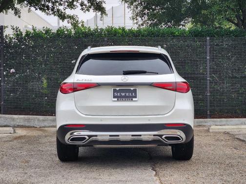 Polar White 2026 Mercedes-Benz GLC 300 Base