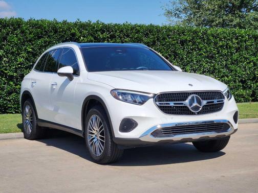 Polar White 2026 Mercedes-Benz GLC 300 Base