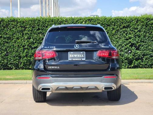 Black 2022 Mercedes-Benz GLC 300 Base 4MATIC