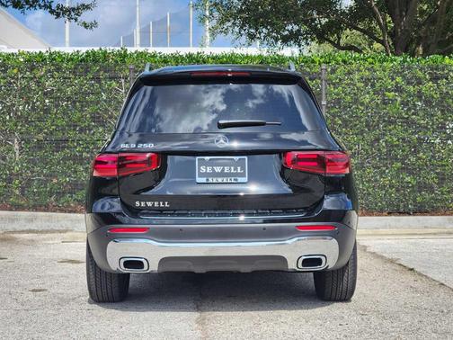 2025 Mercedes-Benz GLB 250 Base