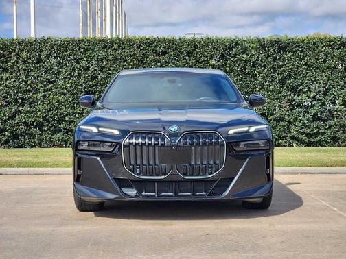 2024 BMW 740 i