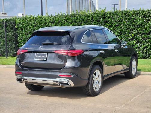 2025 Mercedes-Benz GLC 300 Base