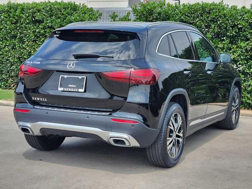 2025 Mercedes-Benz GLA 250 Base