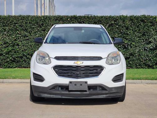 Summit White 2017 Chevrolet Equinox LS