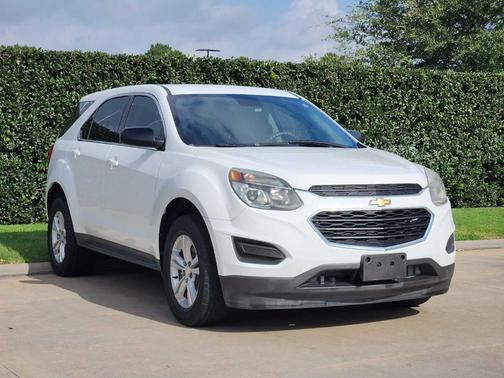 Summit White 2017 Chevrolet Equinox LS