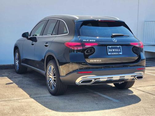 2026 Mercedes-Benz GLC 300 Base