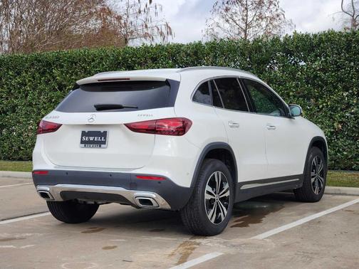 2025 Mercedes-Benz GLA 250 Base