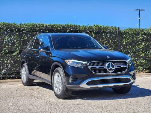 2025 Mercedes-Benz GLC 300 Base