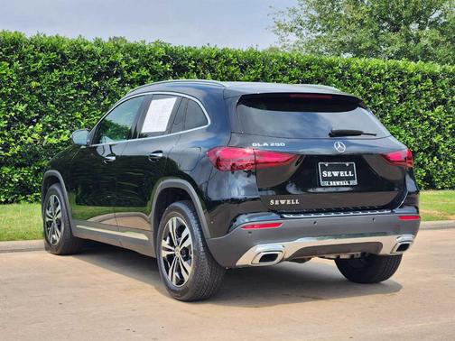 Midnight Black 2026 Mercedes-Benz GLA 250 Base