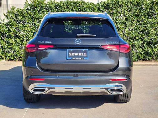 2025 Mercedes-Benz GLC 300 Base