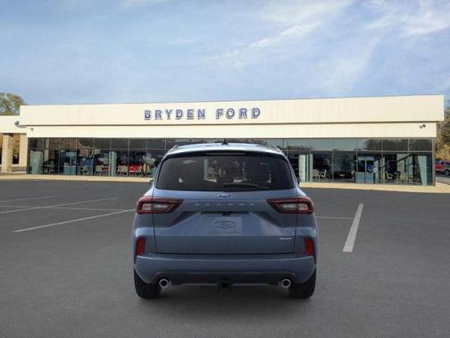 2025 Ford Escape ST-Line Elite