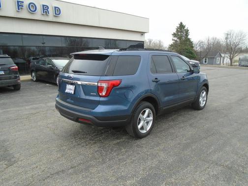 Photo 5 of 22 of 2019 Ford Explorer Base