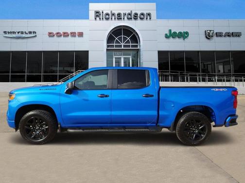 Riptide Blue Metallic 2026 Chevrolet Silverado 1500 Custom
