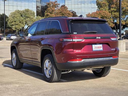 2025 Jeep Grand Cherokee Laredo