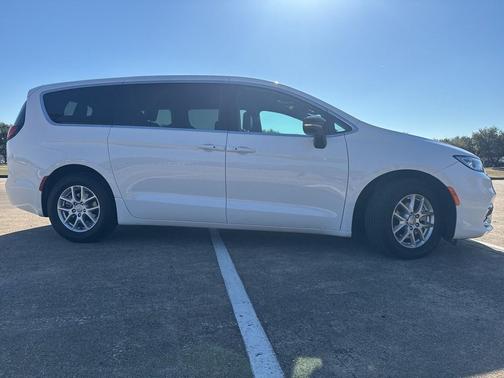 2025 Chrysler Pacifica L