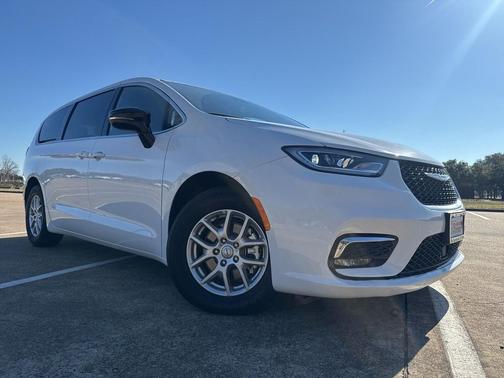 2025 Chrysler Pacifica L