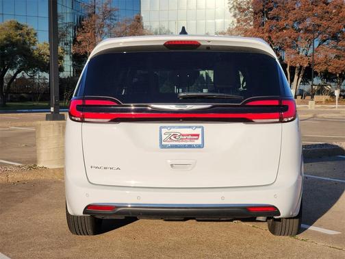 2025 Chrysler Pacifica L