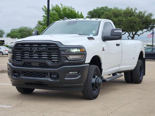 Bright White Clearcoat 2026 RAM 3500 Tradesman Regular Cab 4x4 8' Box