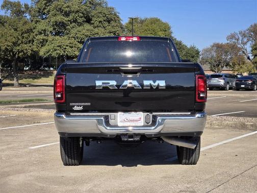 2025 RAM 2500 Big Horn Crew Cab 4x2 6'4' Box