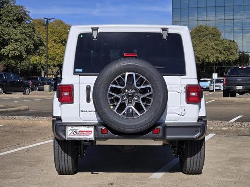 2026 Jeep Wrangler 4-Door Sahara 4x4