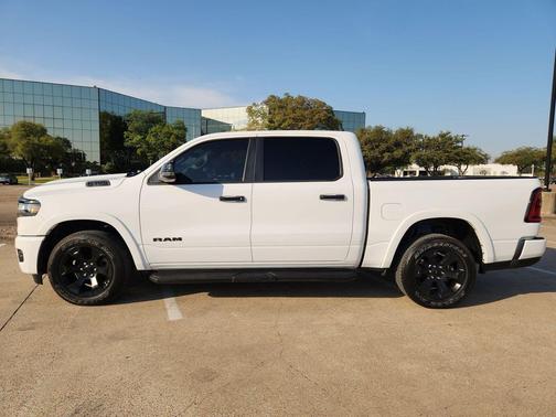 Bright White Clearcoat 2025 RAM 1500 Big Horn/Lone Star