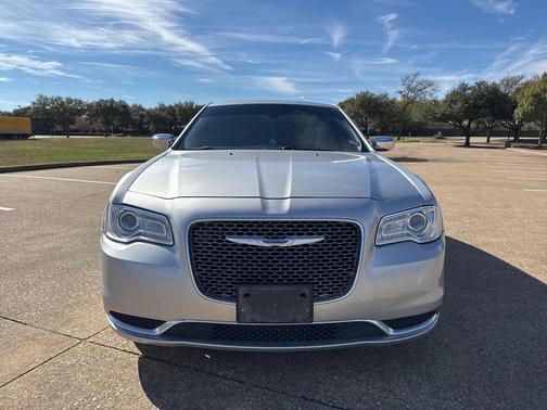 2019 Chrysler 300 Touring