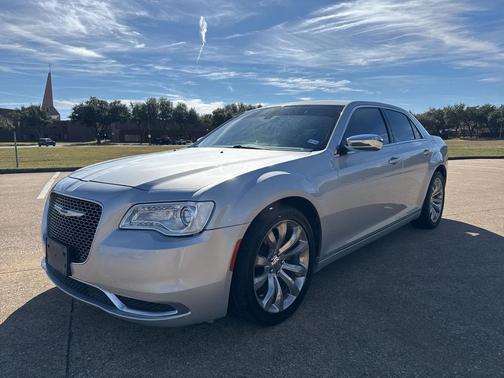 2019 Chrysler 300 Touring