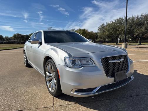 2019 Chrysler 300 Touring