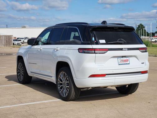 Bright White Clearcoat 2026 Jeep Grand Cherokee Summit