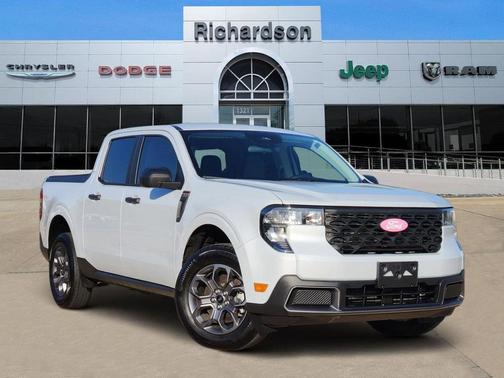 Space White Metallic 2025 Ford Maverick XLT