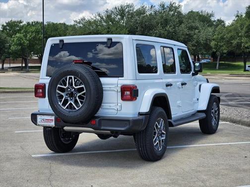 2025 Jeep Wrangler 4-Door Sahara 4x4