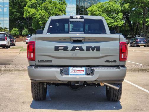 Ceramic Gray Clearcoat 2026 RAM 2500 Laramie Crew Cab 4x4 6'4' Box