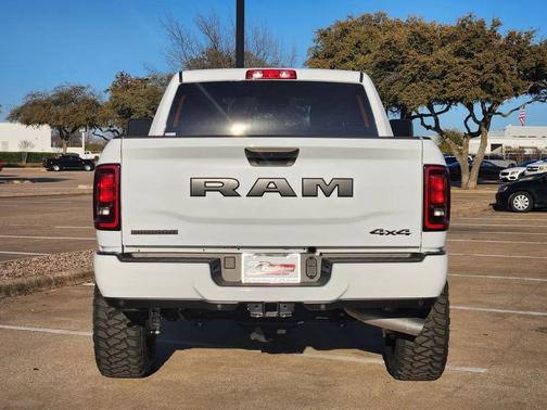 Bright White Clearcoat 2025 RAM 2500 Big Horn Crew Cab 4x4 6'4' Box